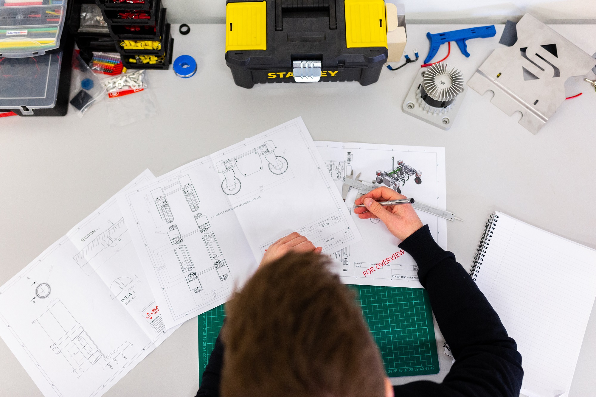 Recurit engineers Recruit engineers
