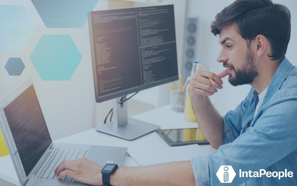 Switching jobs in 2026: what mid-level professionals should think about next