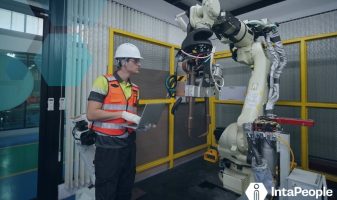 How Automation Freelancers in Europe Are Securing Long-Term Contracts in 2026