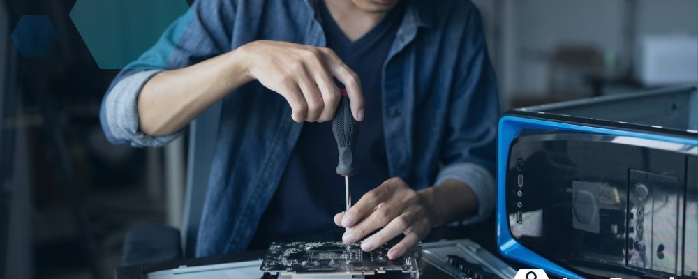 The Experience Gap: Why Mid-Level Talent Is Disappearing in Semiconductors & MedTech